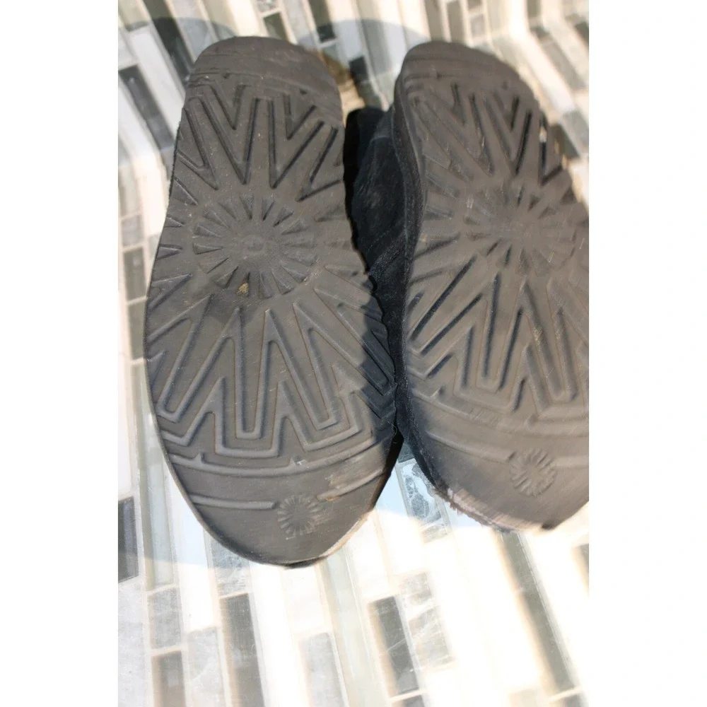 UGG 3236 Neumel Men's Suede Wool Chukka Boots - Black - Size 9